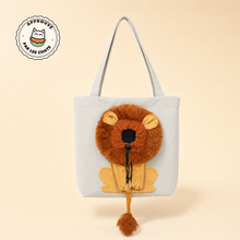 Le Sac Pawkaboo Lion — toile gris clair, crinière peluche, packshot studio